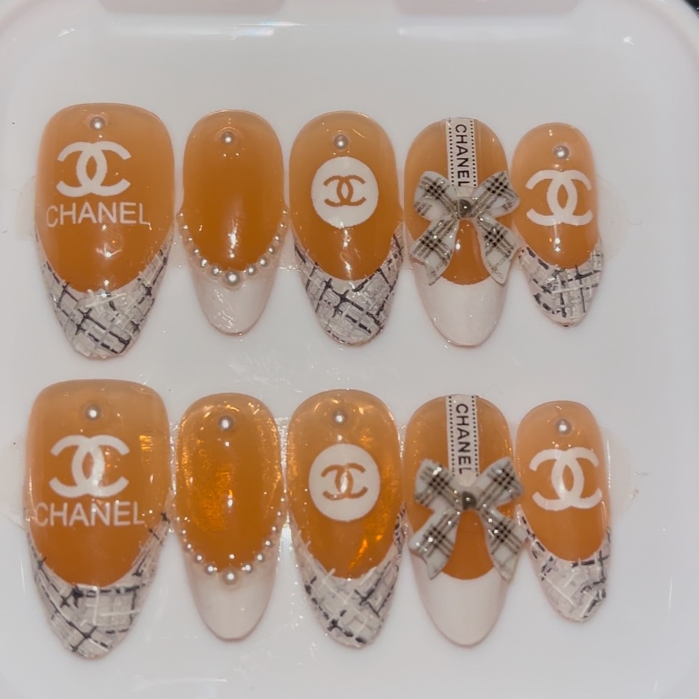 10 PC Hand Crafted Tweed & Pearl Nails NWT